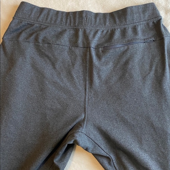Menβs Lululemon Joggers. Like New. 2% Wool. Charcoal Drawstring Size L - Picture 11 of 14